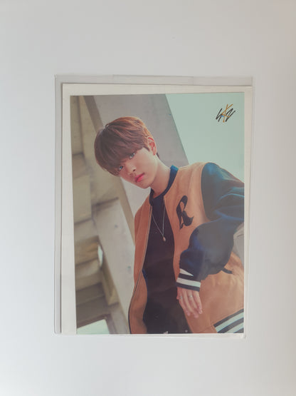 STRAY KIDS SEUNGMIN DISTRICT 9 PHOTO
