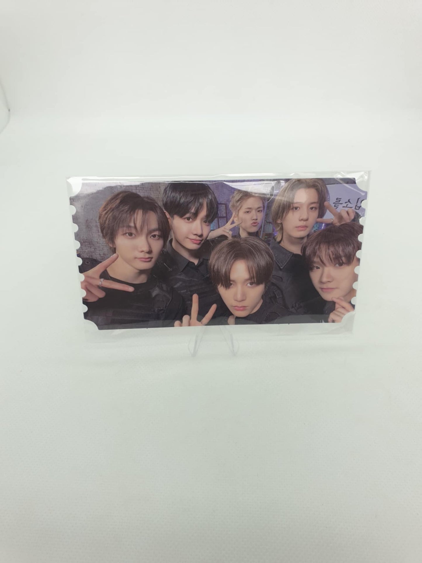 BOYNEXTDOOR - NO GENRE TICKET + PHOTOCARD LEEHAN WEVERSE POB