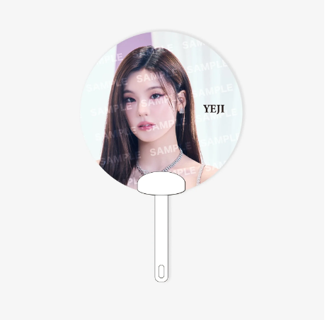 ITZY - JYP JAPAN POPUP STORE 2024 (member version)
