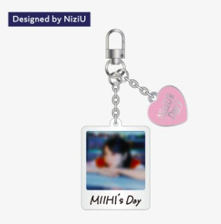 NiziU JAPAN SEASON'S GREETINGS 2025 "NiziU’s Day" OFFICIAL MD (MEMBER VER.)